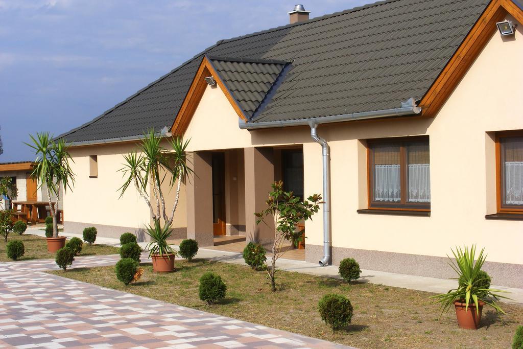 Szerencsecsillag Vendégház Kiskorös Exterior foto