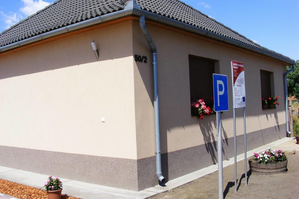 Szerencsecsillag Vendégház Kiskorös Exterior foto