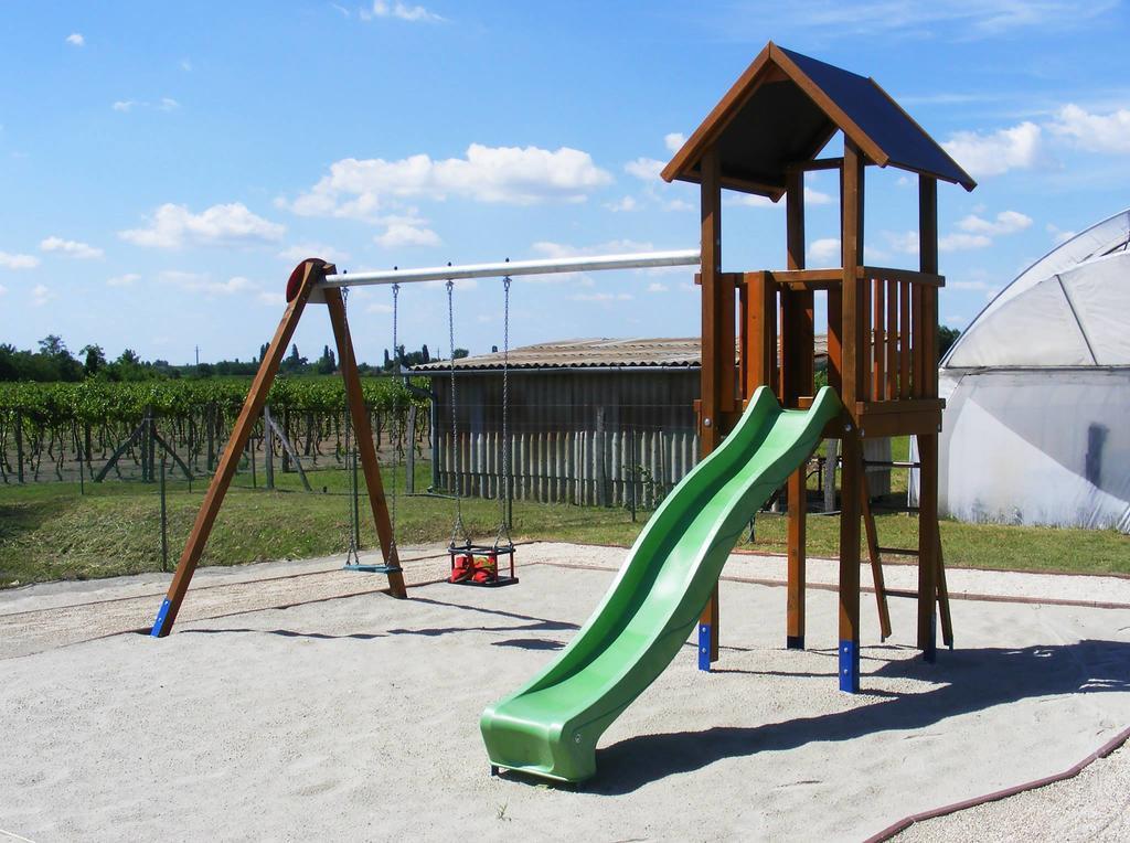 Szerencsecsillag Vendégház Kiskorös Exterior foto