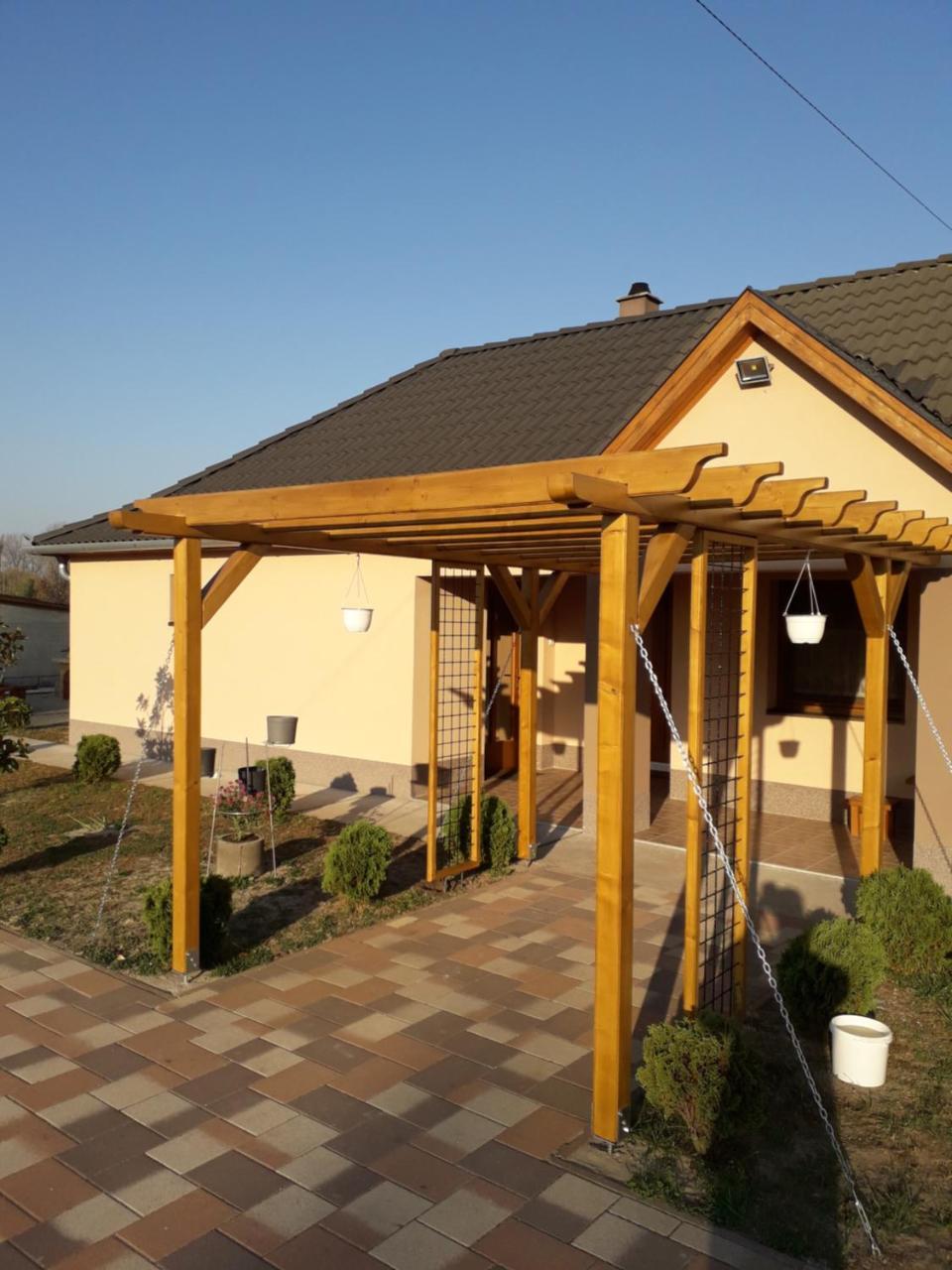 Szerencsecsillag Vendégház Kiskorös Exterior foto